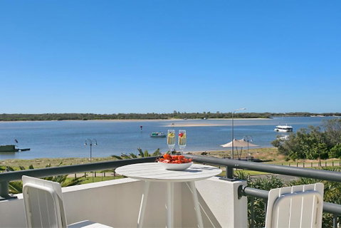 Sandcastles On The Broadwater - Holiday Find 0