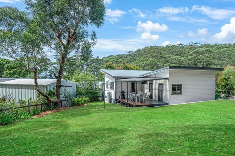 Sandlines At Hyams Beach - Holiday Find 2