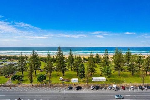 Sandpiper Broadbeach - Holiday Find 0