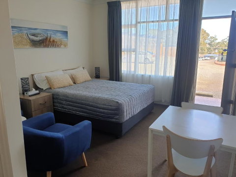 Sandpiper Motel Ulladulla - Holiday Find 0