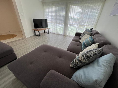 Sandstone Point 4-bedroom Home - Holiday Find 2