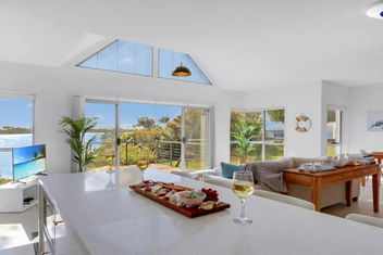 Sandy Cove with Holiday Find