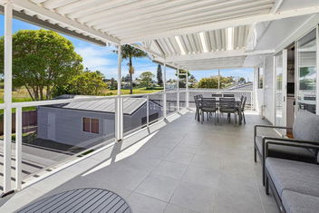 Sandy Dreams with Holiday Find