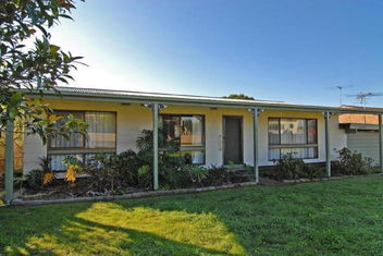 Sandy Escape with Holiday Find