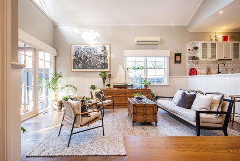 Sandy Village Retreat Heated Pool Bay Views - Holiday Find 3