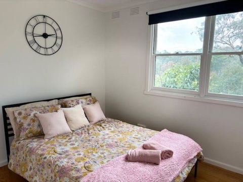 Spacious 4 Bed, 2 Lounge, 2 Bath, Acre Home With Tree Top Views - Yarra Valley Gateway! - Holiday Find 3