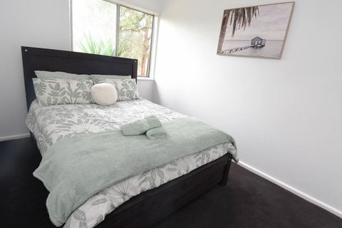 Spacious 4 Bed, 2 Lounge, 2 Bath, Acre Home With Tree Top Views - Yarra Valley Gateway! - Holiday Find 2