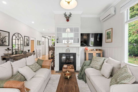 SPRIGG COTTAGE Adelaide Hills Luxury Retreat - Holiday Find 3