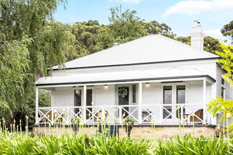 SPRIGG COTTAGE Adelaide Hills Luxury Retreat - Holiday Find 0