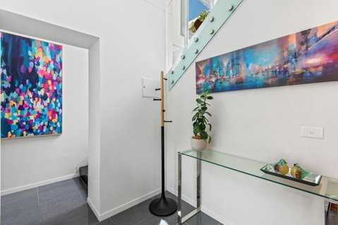 Stunning Executive Townhouse In Richmond - Holiday Find 3