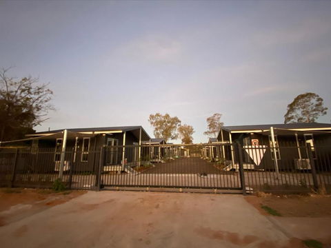 Sunshine Gardens Bourke Resort - Holiday Find 0