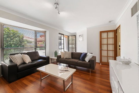 Swan River Applecross Heathcote Park 1BR Villa - Holiday Find 1
