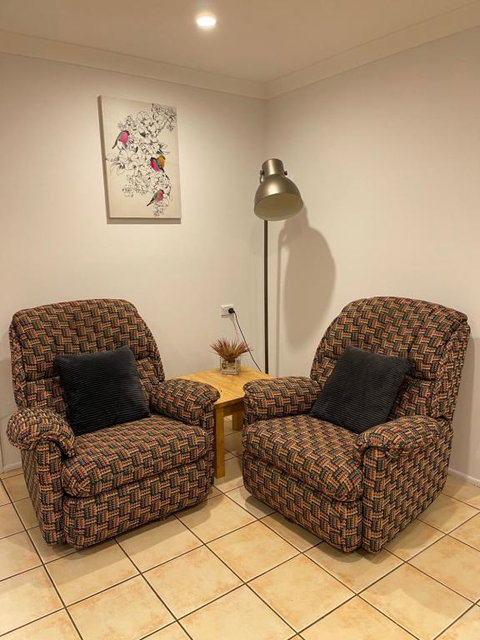 Tamborine Accommodation 84 Eagle Heights Road 6 Bedroom 3 Baths Parking Complete Holiday Home - Holiday Find 2