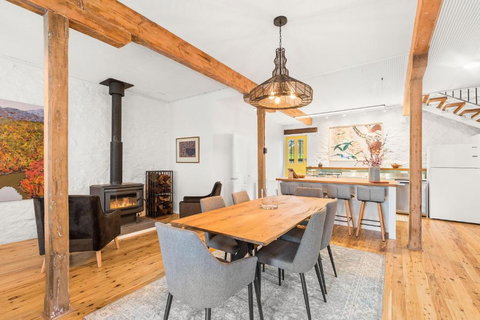 TARALGA TERRACES The Whitings Store - Holiday Find 3