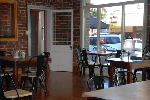 THE FED AND BED TEMORA - Holiday Find 3