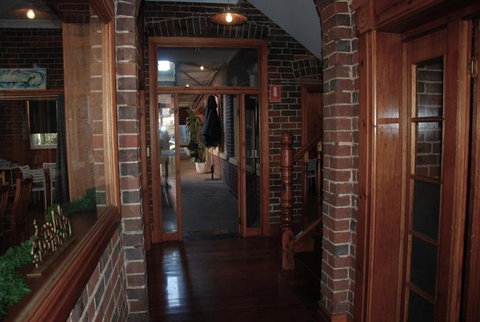 THE FED AND BED TEMORA - Holiday Find 0