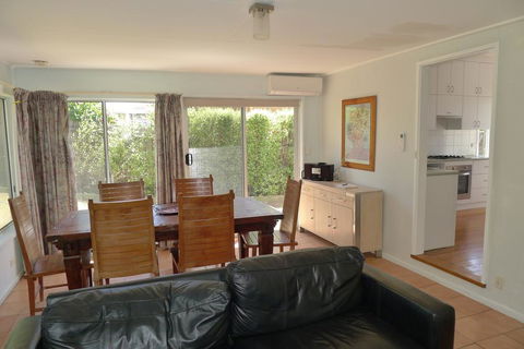 BEACHPOINT COTTAGE - Holiday Find 3