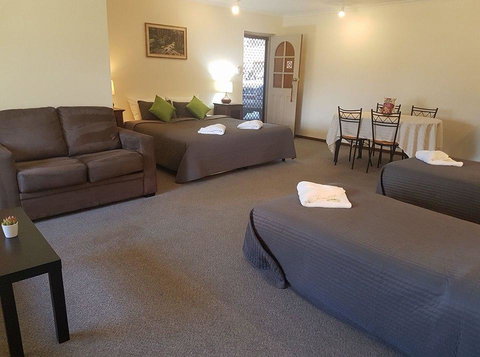 Beachport Motor Inn - Holiday Find 2