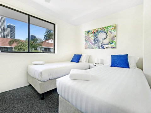 Beachside Delight Near Convention Centre - Holiday Find 2