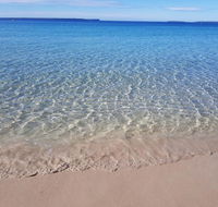 Beachside Husky Waterfront Cabin - Holiday Find