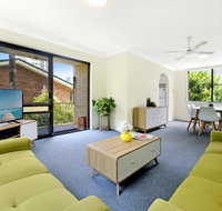 Beachside Unit Near Convention Centre - Holiday Find