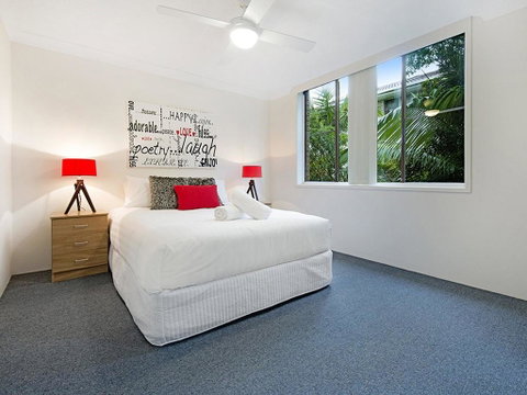 Beachside Unit Near Convention Centre - Holiday Find 3