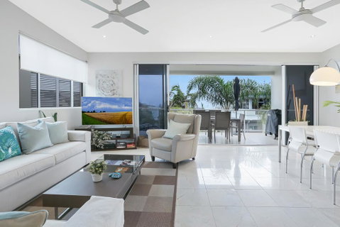 Beachside Vibes, Sunshine Beach - Holiday Find 1