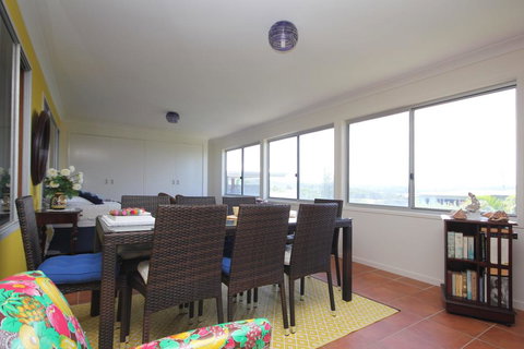 BEACHVIEW - 14 Second Ave , Bonny Hills - Holiday Find 3
