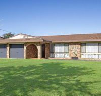 Beachway - beach access at end of street - Holiday Find