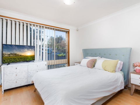Beautiful Home Norwest Of Sydney - Holiday Find 2