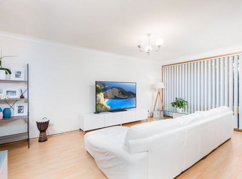 Beautiful Home Norwest Of Sydney - Holiday Find 0