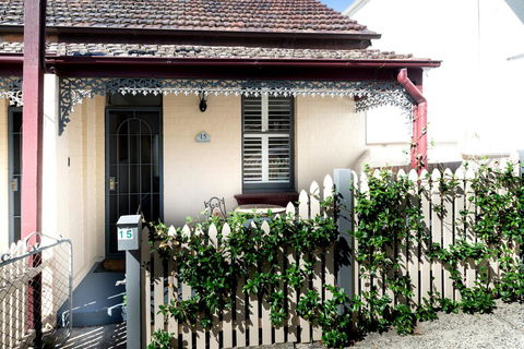 Beautiful Modern Historic Home Near Sydney Harbour - Holiday Find 0