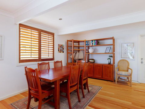 Beauty And The Beach', 88 Foreshore Drive - Large Home With WIFI & Water Views - Holiday Find 1