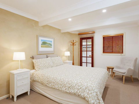 Beauty And The Beach', 88 Foreshore Drive - Large Home With WIFI & Water Views - Holiday Find 3