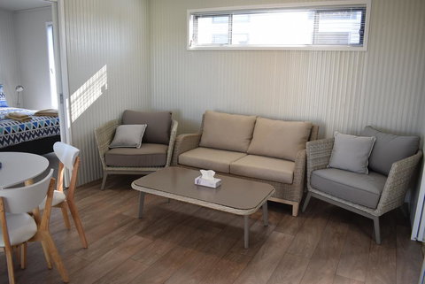 Bega Caravan Park - Holiday Find 3