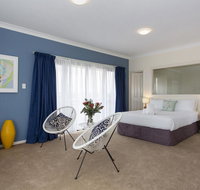 Bella Vista Townhouse with Views - Holiday Find