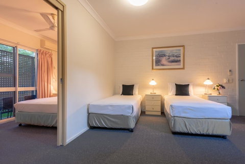 Benson Court Motel - Holiday Find 2