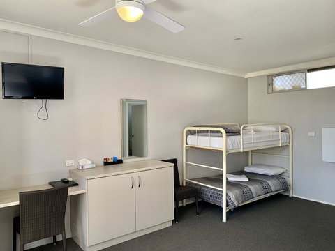 Bermagui Beach Hotel - Holiday Find 1