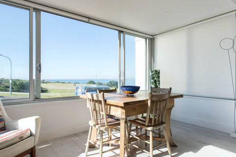 Best Beachside Location In Clovelly With Parking! - Holiday Find 0