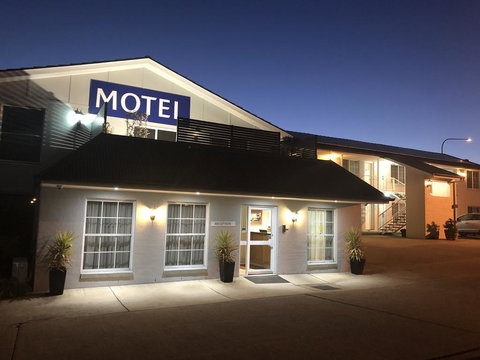 Best Western Coachmans Inn Motel - Holiday Find 1