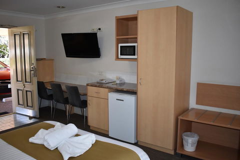 Best Western Tuscany On Tor Motor Inn - Holiday Find 3