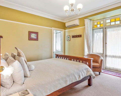 Bethany Manor Bed & Breakfast - Holiday Find 1