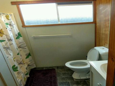 Bicheno Caravan Park & Take Away Foods - Holiday Find 1