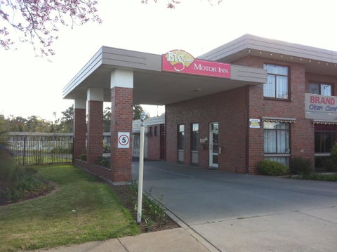 Big Valley Lakeside Paradise Motor Inn - Holiday Find 0