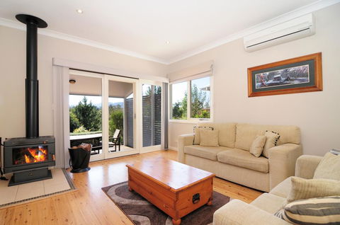 Bimbadeen - Comfortable Country Styled House! - Holiday Find 2