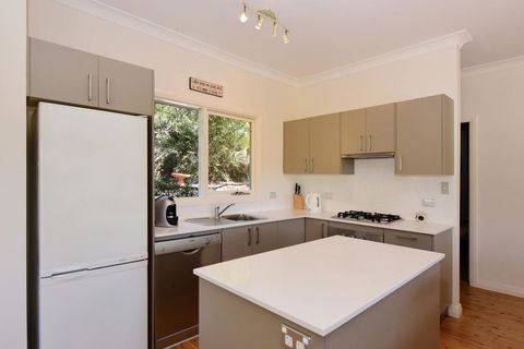 Bimbadeen - Comfortable Country Styled House! - Holiday Find 3