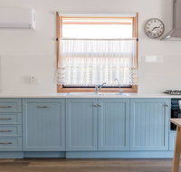 Bird In Hand Cottage Port Noarlunga - Holiday Find