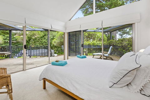 BIRDSONG - MORNINGTON - Holiday Find 3