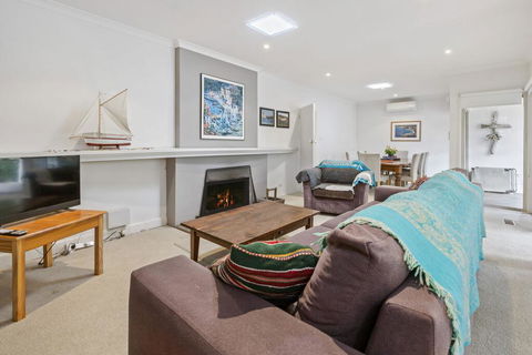 BIRDSONG - MORNINGTON - Holiday Find 2