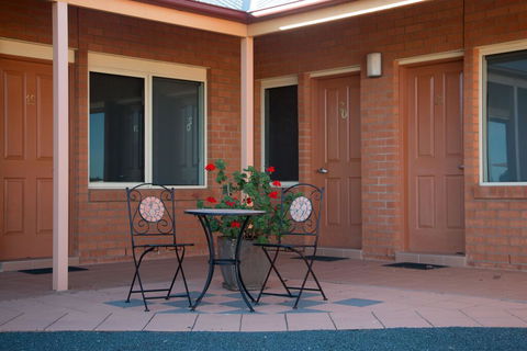 Bishop's Lodge Motor Inn - Holiday Find 1